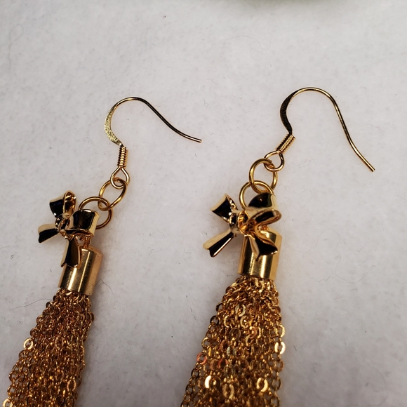 Tassel & Bow Earrings - Picture 4 of 5